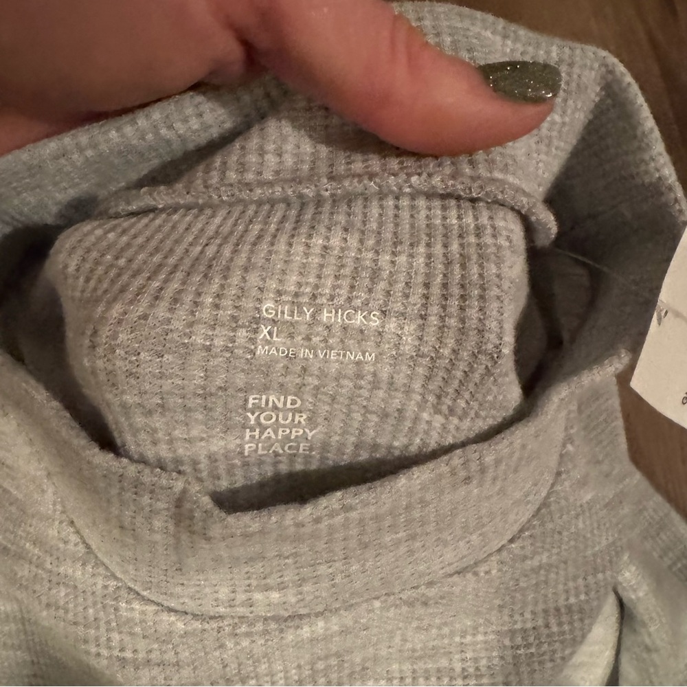 NWT Gilly Hicks Hollister Gray Long Sleeve Crew Neck Cropped Athletic Base Layer - Picture 6 of 8